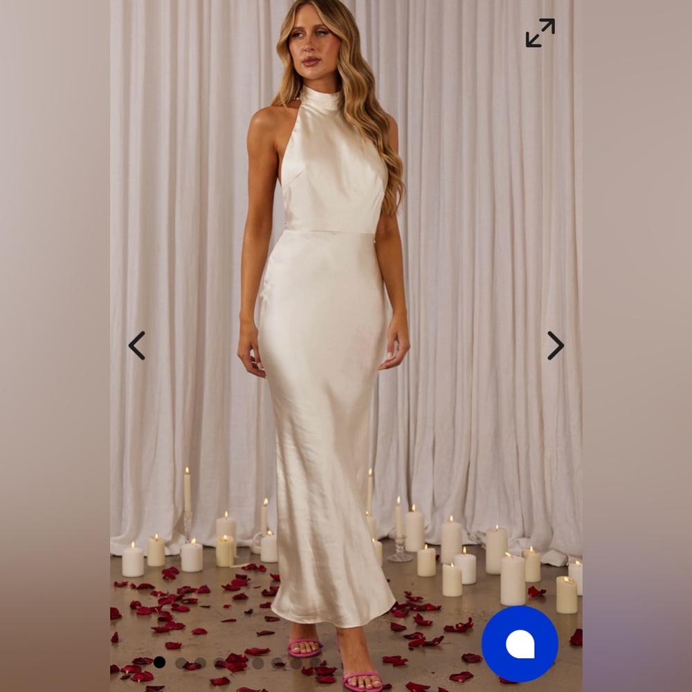 Elegant Cream Halter Neck Wedding Dress